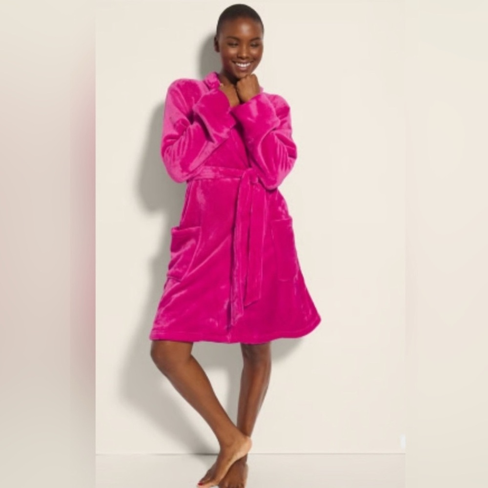 Soma S/M plush pink robe - NWT